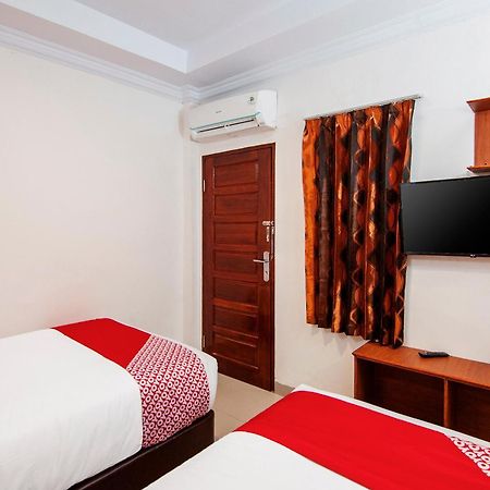 Super Oyo 621 Vania Residence Medan Exterior photo